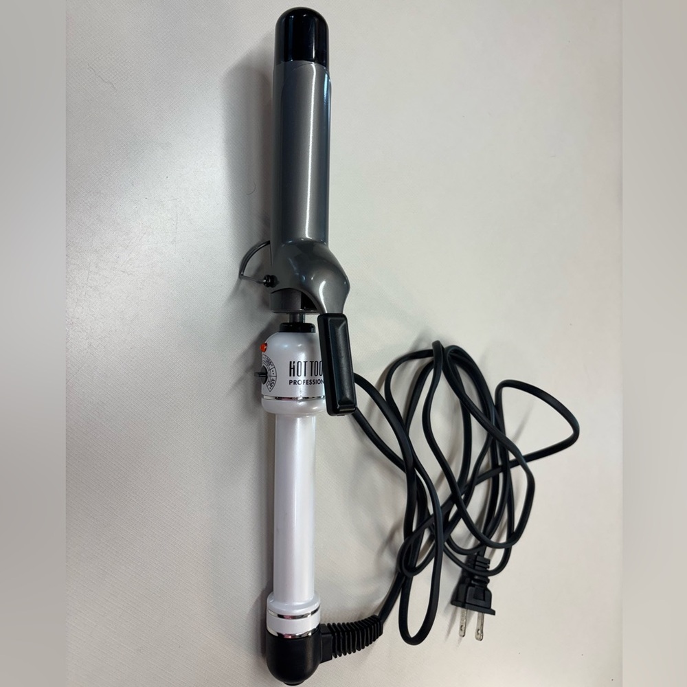 Hot Tools pro artist nano ceramic curling iron